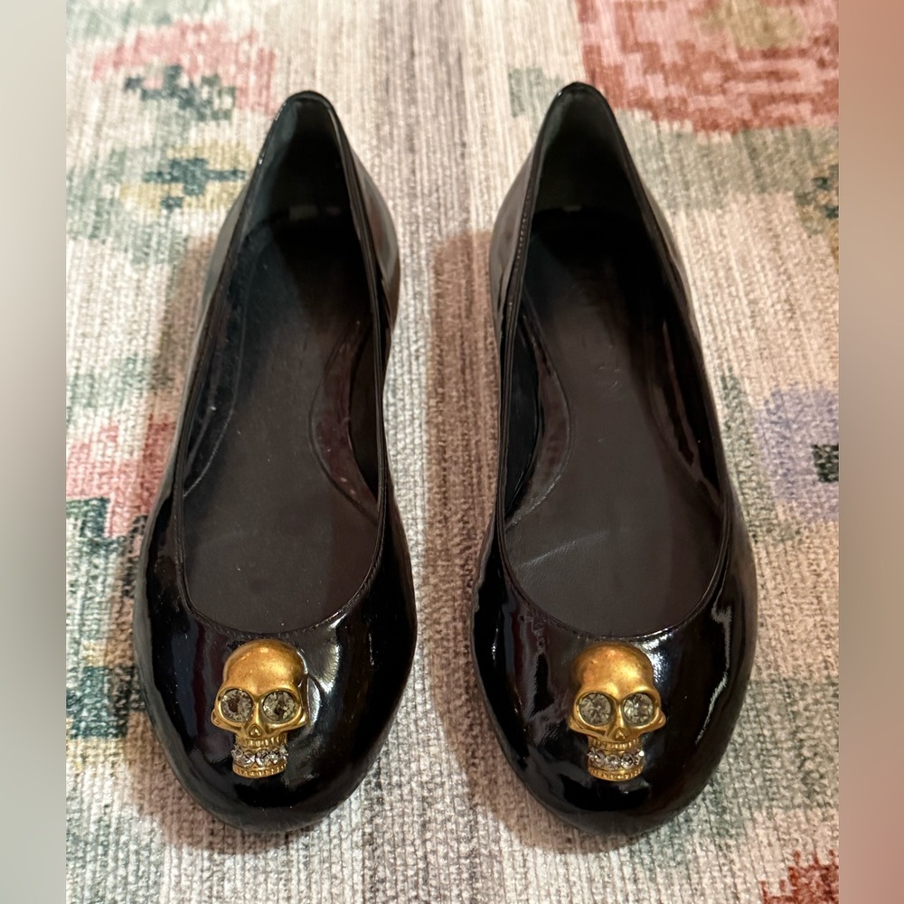 Alexander McQueen Patent Ballet Shoes With Crystal Embellished Skulls